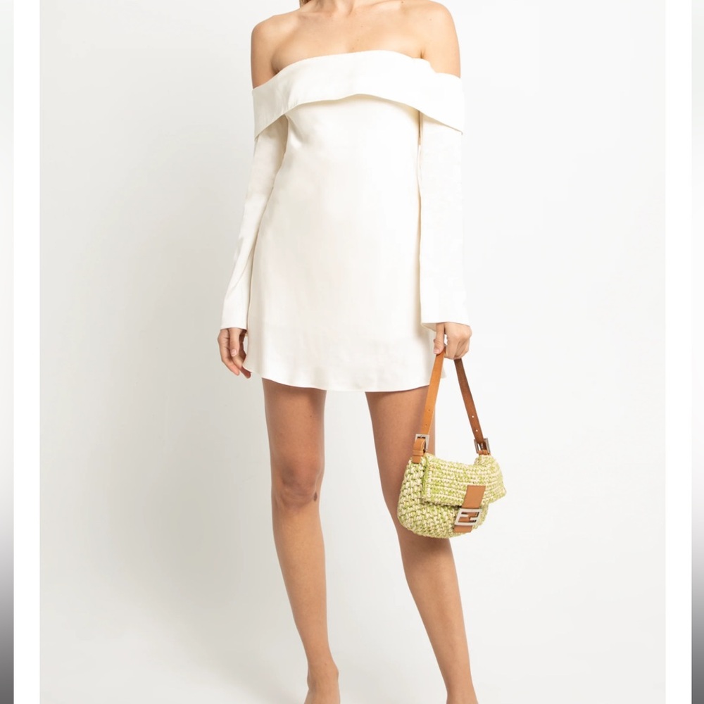Few Moda Off  the Shoulder Dress